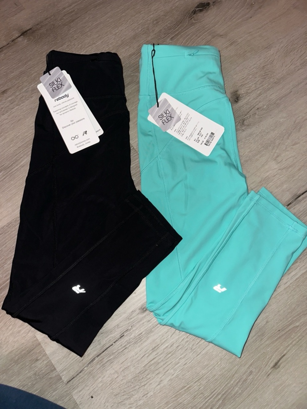 BUNDLE Aqua and Black capri leggings
